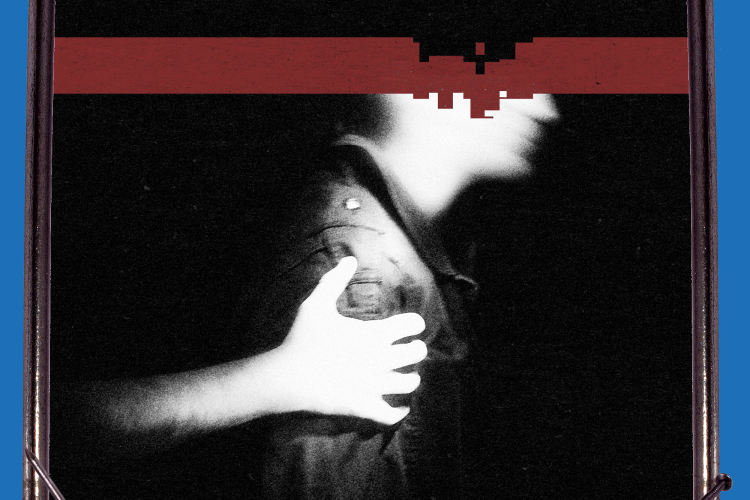 Albumcover auf welchem ein schwarz-weißes Bild ist, auf dem eine Hand einen Menschen an der Schulter berührt.